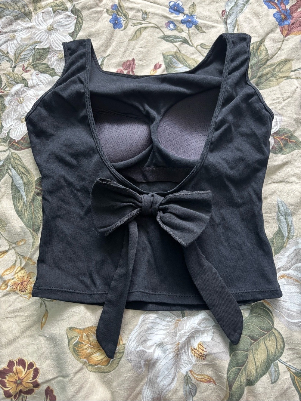 Black Tie-back Crop Tank Top - Picture 2 of 3